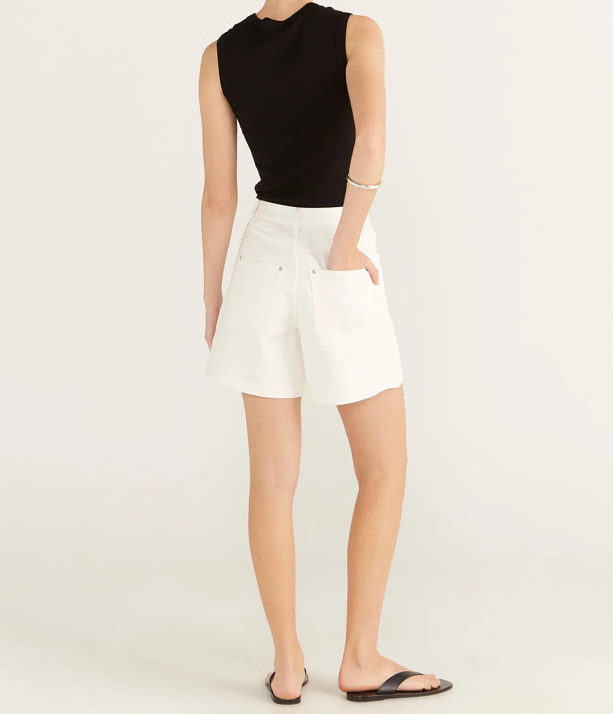 Brody Short in Vintage White