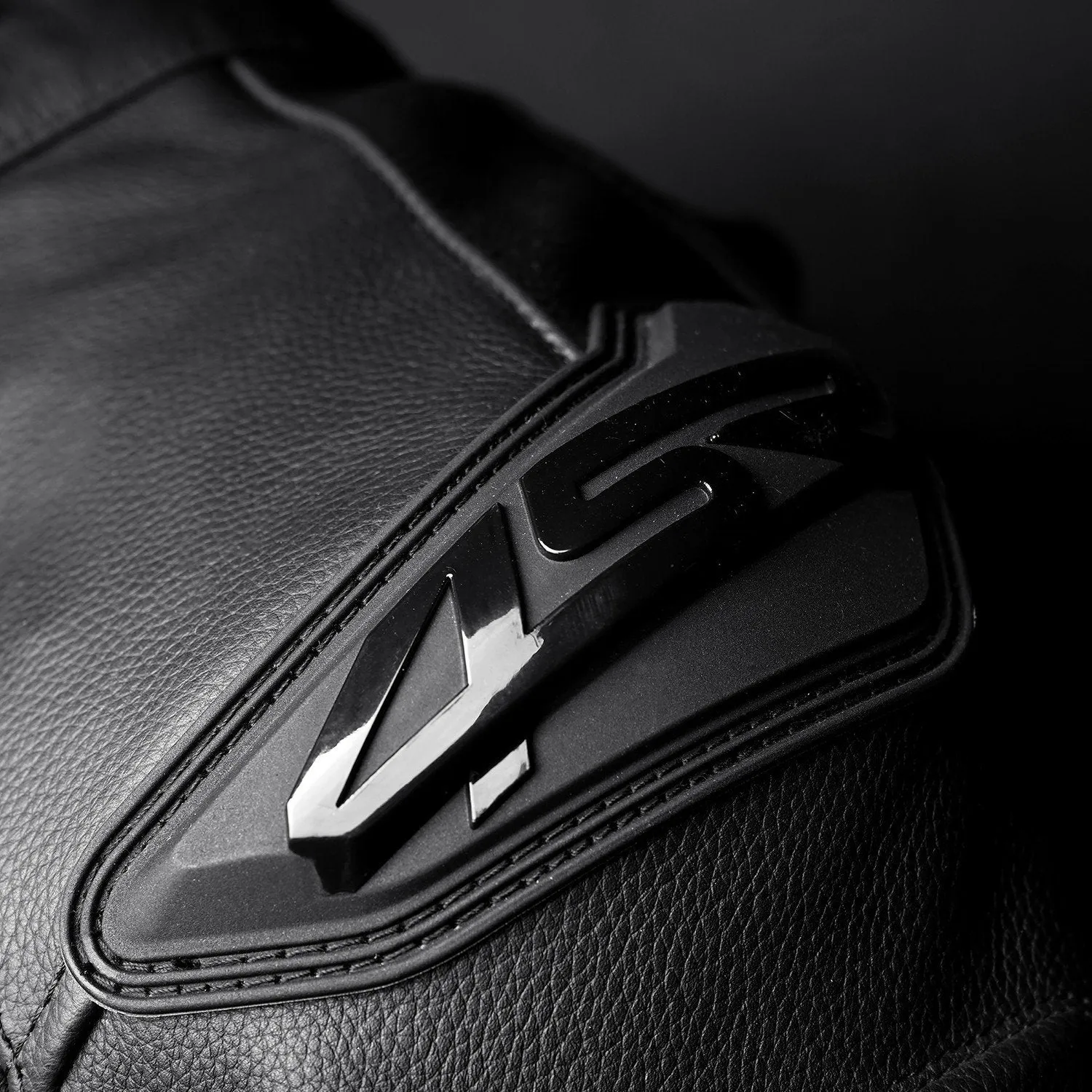 TT Replica Black Series